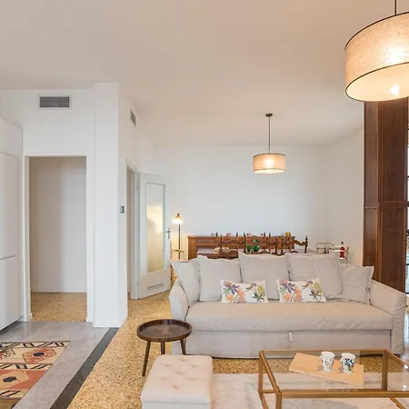 Guesthost - Bright & Scenic Flat 7km From Bellagio Apartamento