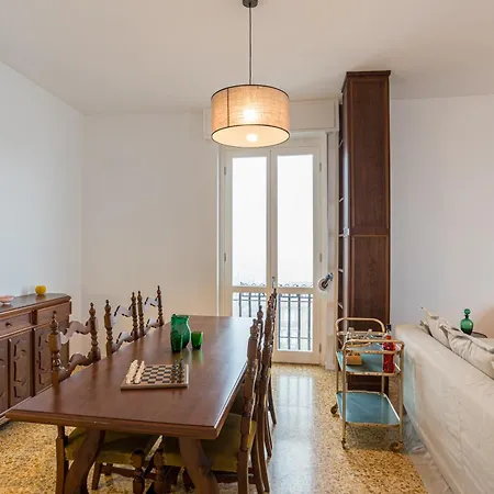 Guesthost - Bright & Scenic Flat 7km From Bellagio Lägenhet *