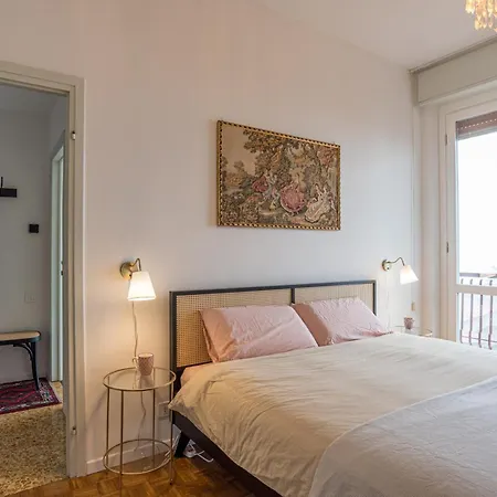 Guesthost - Bright & Scenic Flat 7km From Bellagio Apartamento